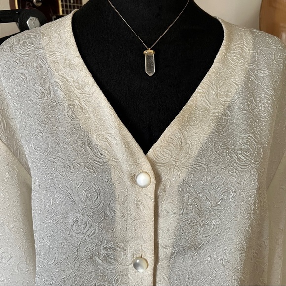 Vtg 80s/90s Laura & Jayne Collection White Floral Button Blouse - Size Large - Picture 2 of 6